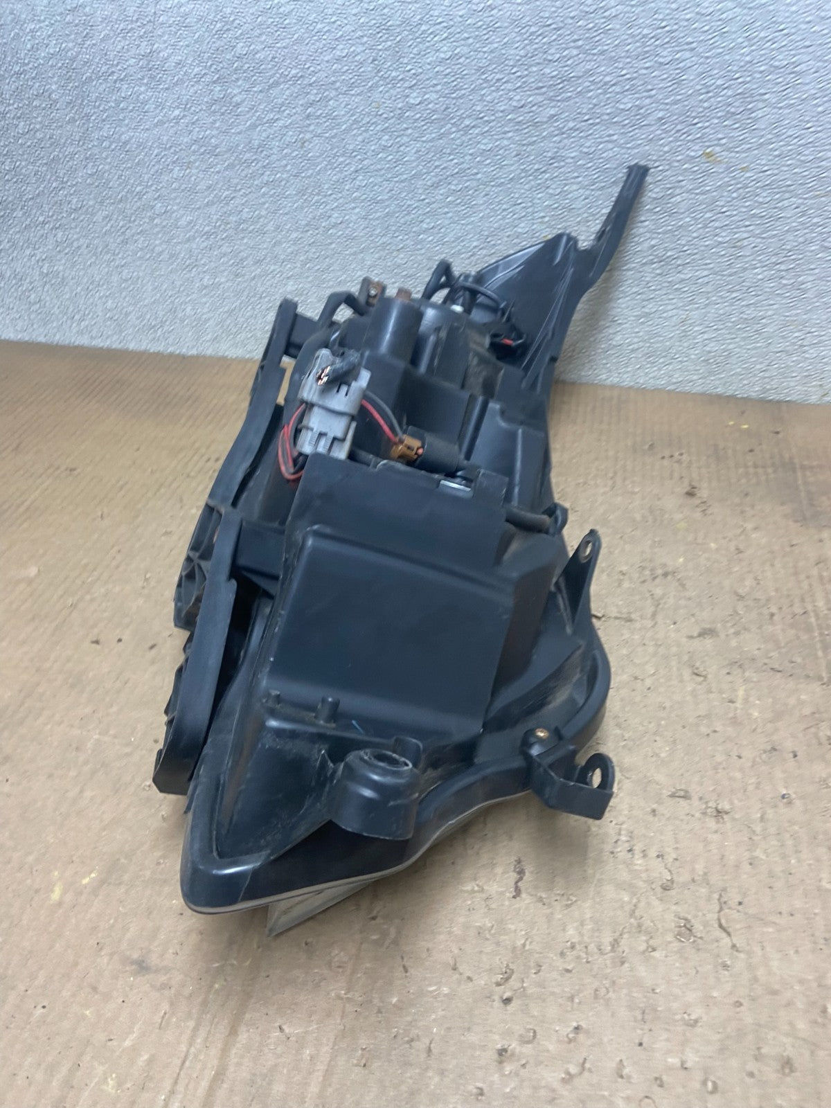 2009-2013 Subaru Forester Left Driver LH Halogen Headlight AA6892 DW6