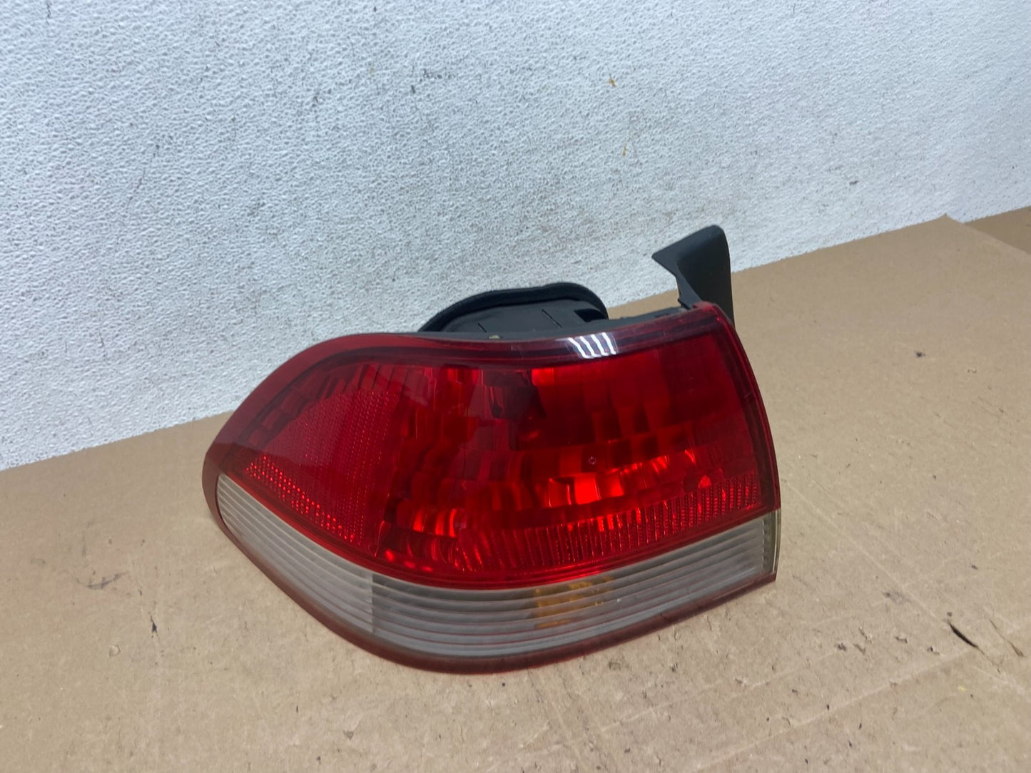 2001 to 2002 Honda Accord Sedan 4door Left Driver LH Tail Light AE6037 DW0
