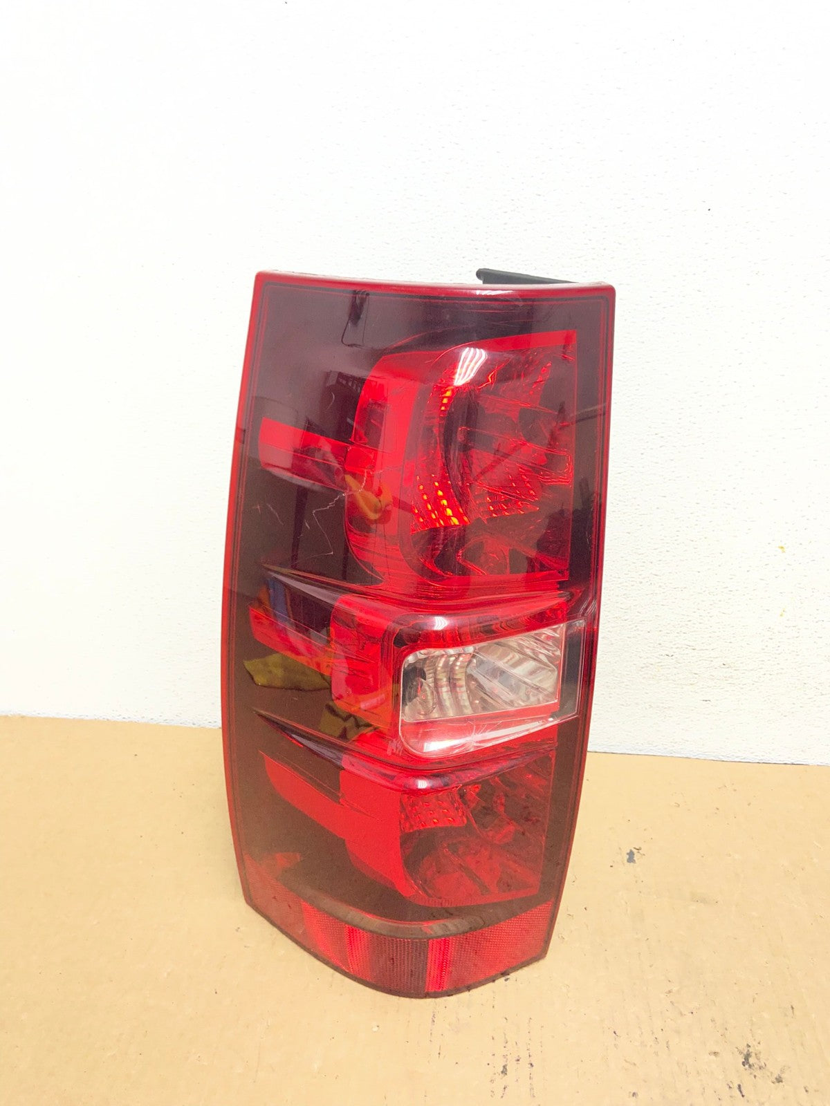 2008-2014 Chevrolet Tahoe Suburban Driver Lh Left Side Tail Light AG2286 LK0