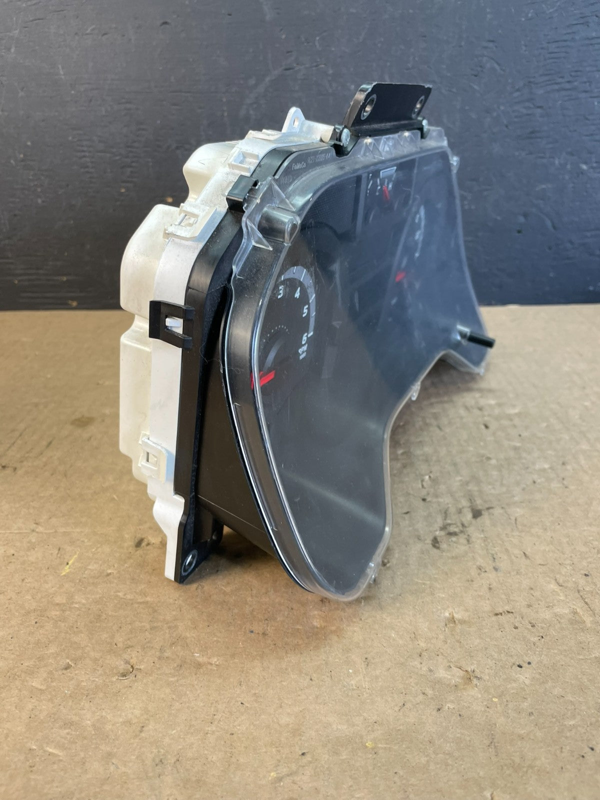 2011 to 2013 Ford E150 E250 E350 VAN Gauge Speedometer Cluster AD0384 DG1