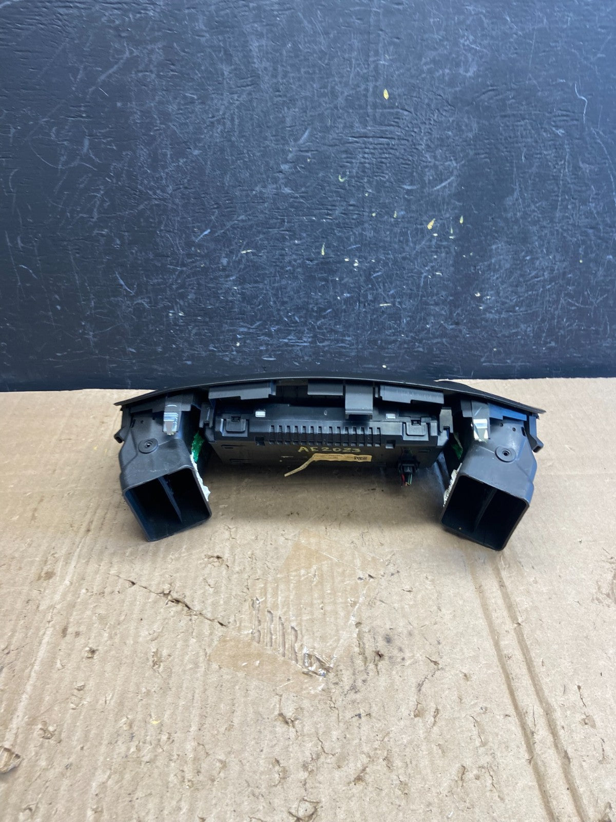 2011 to 2013 Buick Regal Radio Navigation Screen Display AE2023 DG3
