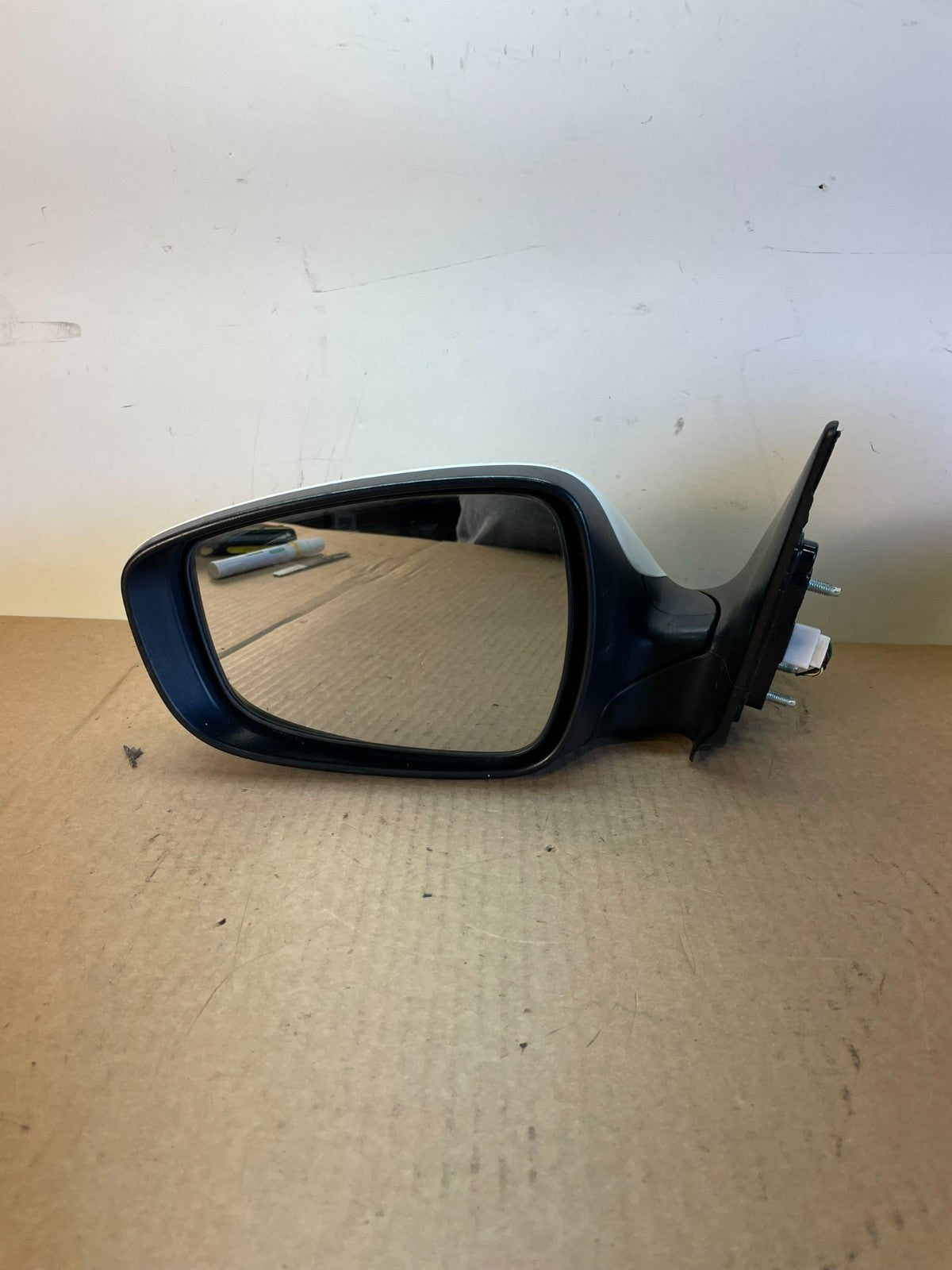 2011-2013 Hyundai Elantra Left Driver View Door Trn Sig Mirror AG2731 MS8