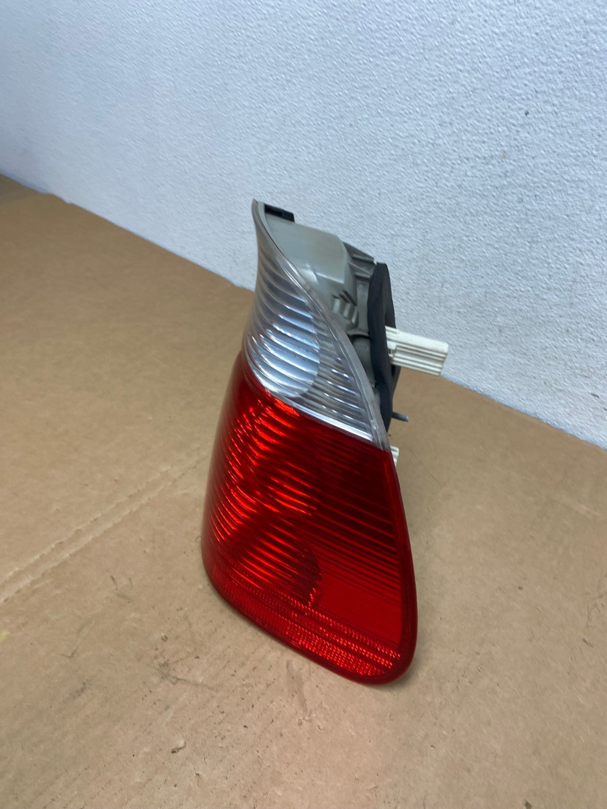 2004 2005 2006 BMW E53 X5 Right Passenger Rh Side Tail Light AC8431 LK1
