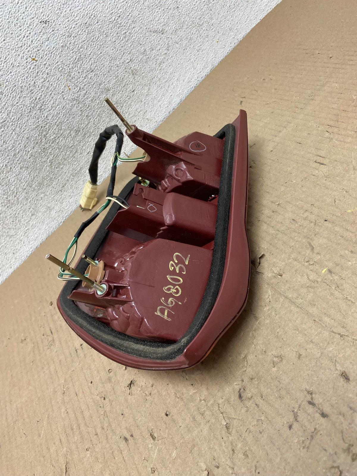 2004 2005 Toyota RAV4 Left Driver LH Side Tail Light AG8032 LK5