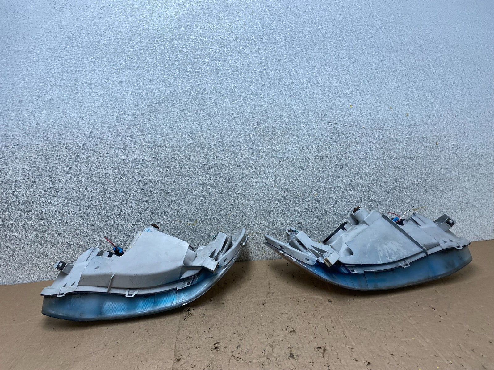 2005 to 2008 Toyota Corolla Left+Right Side Set Headlights W2902 DW14