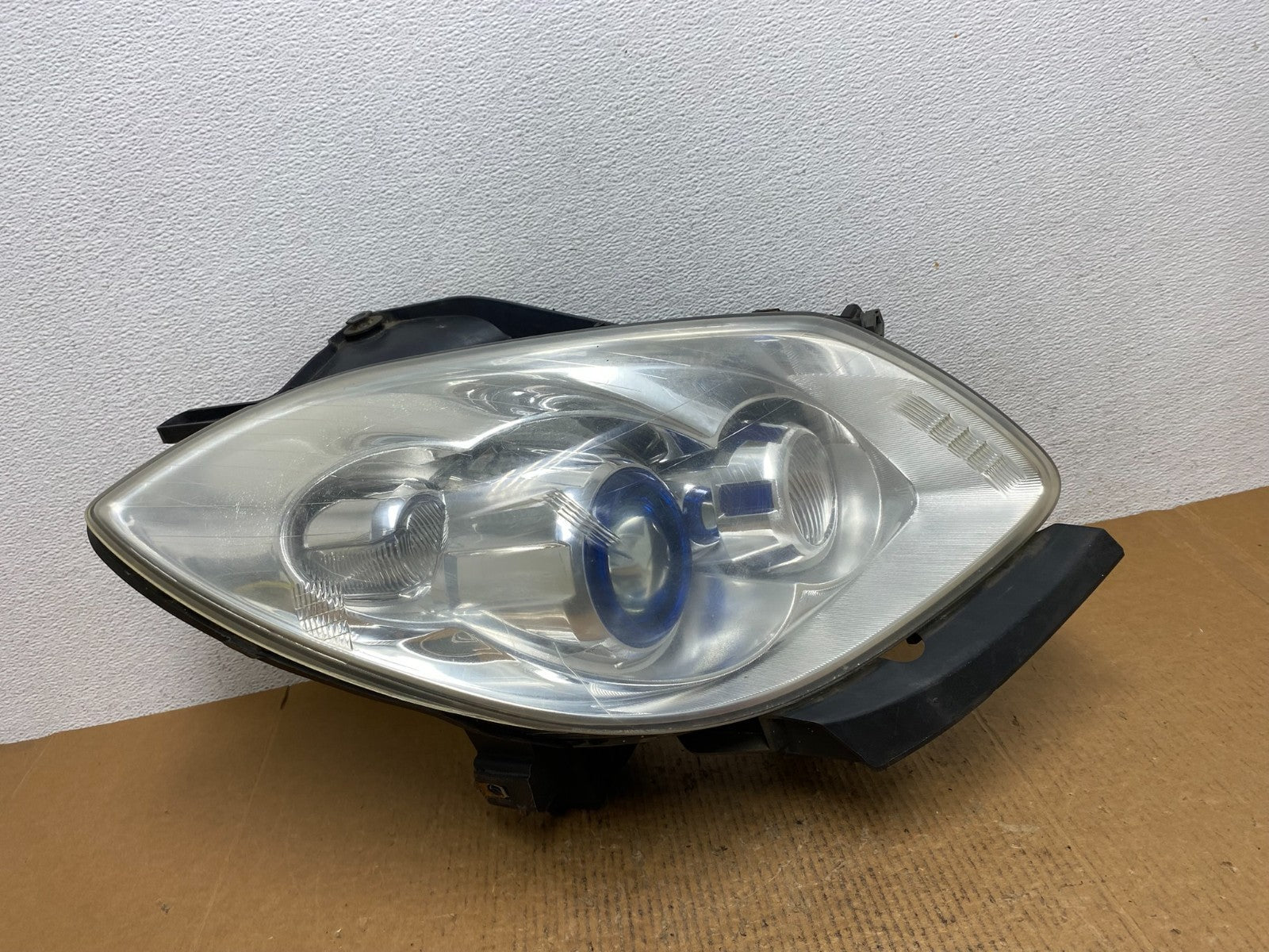 2008-2012 Buick Enclave Right Passenger Headlight Xenon Hid Two Ballast AE12440