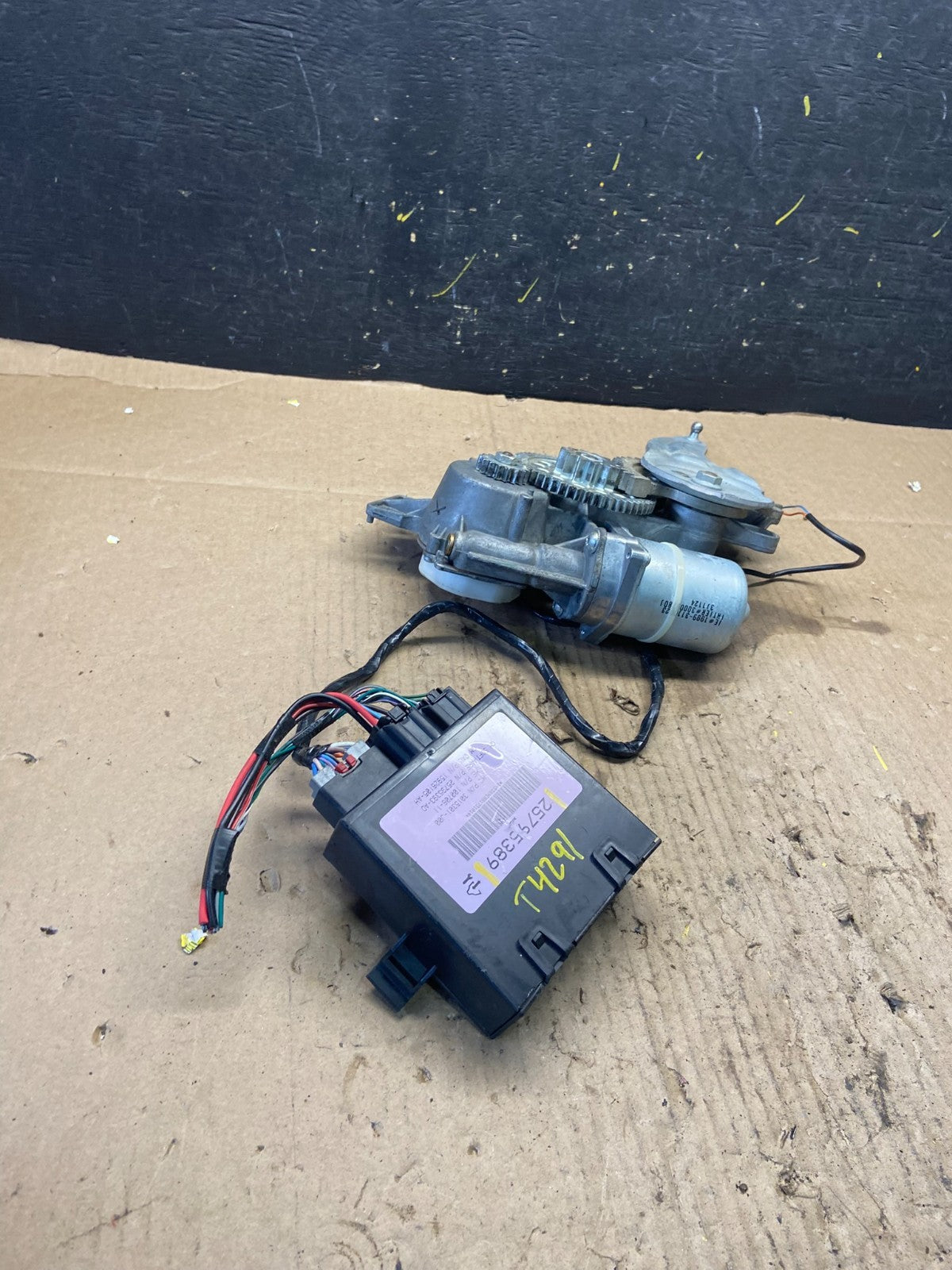 2007 2008 Acadia Enclave Escalade Suburban Liftgate Door Module Motor T4292 DG3