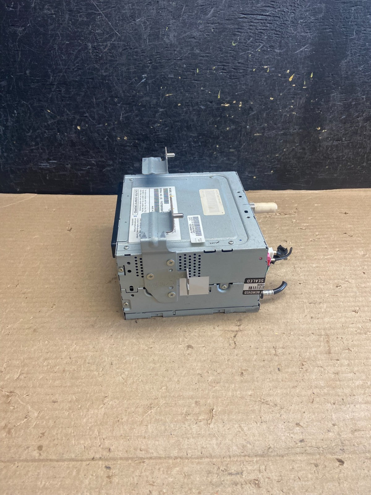 2009 - 2010 Ford Flex Dash AM/FM Radio CD Player AH5292 DG2