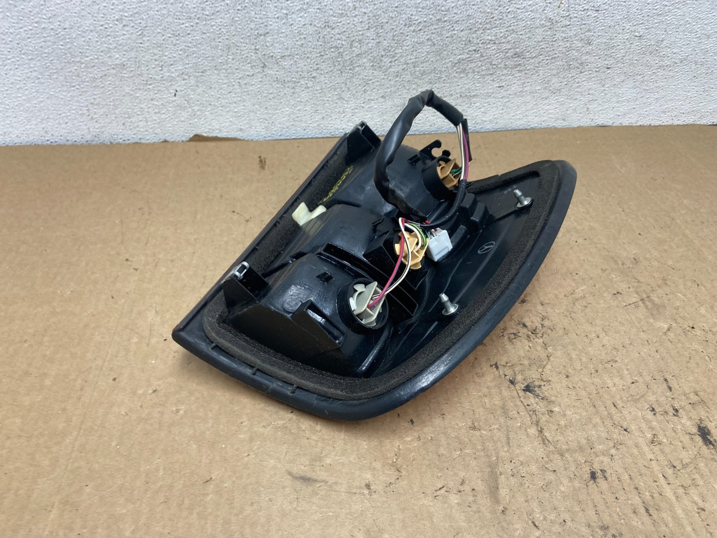 1998 to 2002 Toyota Land Cruiser Right Passenger RH Side Tail Light AG2385 DW5