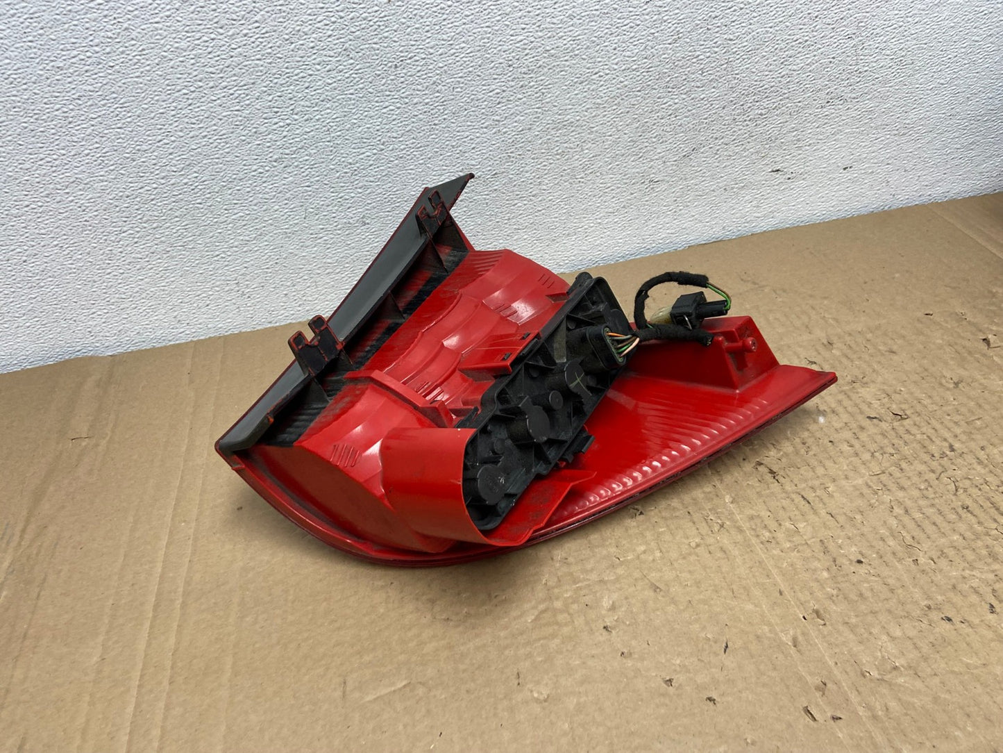 2002-2005 Mercedes ML 350 Ml-Class Right Passenger Rh Side Tail Light AC3890 LK4