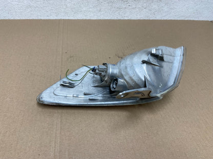2000 - 2001 Toyota Camry Front Right Passenger RH Turn Signal AE6911 DW5