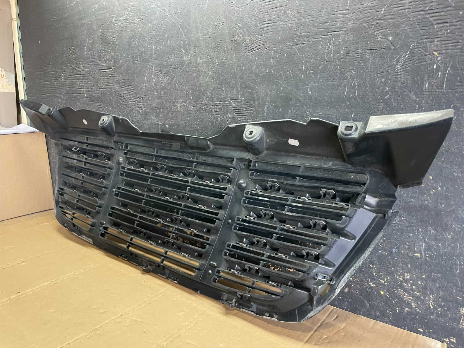 2009 to 2011 Freightliner Sprinter Front Upper Chrome Grill Grille aa8820 DG7