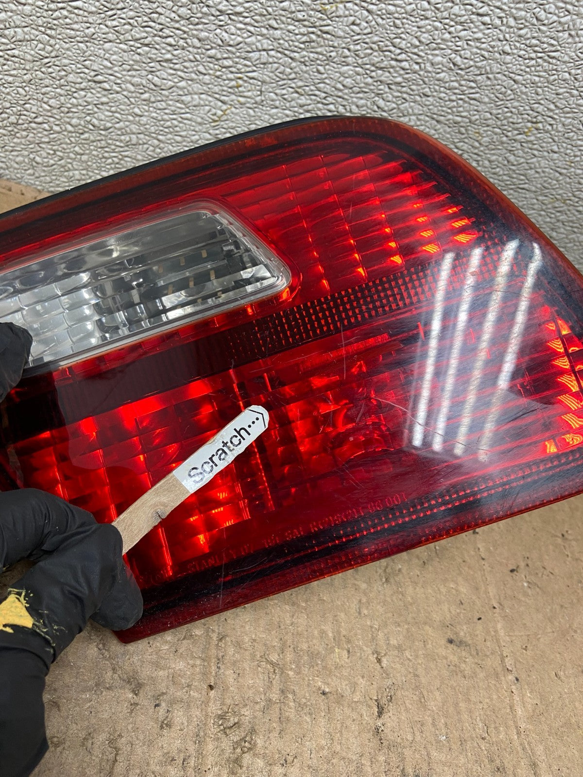1998-1999 Toyota Avalon Left Driver Lh Side Inner Tail Light OEM AA43373