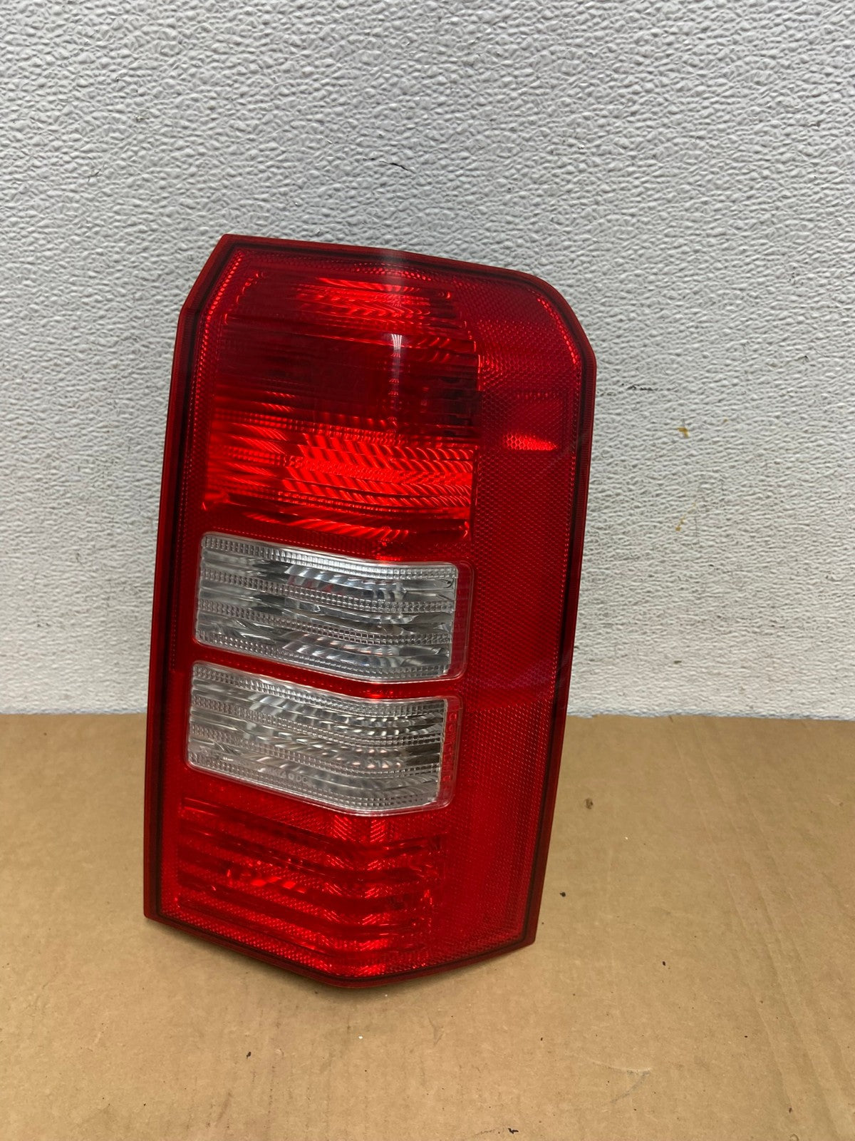 2008-2016 Jeep Patriot Right Passenger Rh Side Tail Light AD2584 LK0