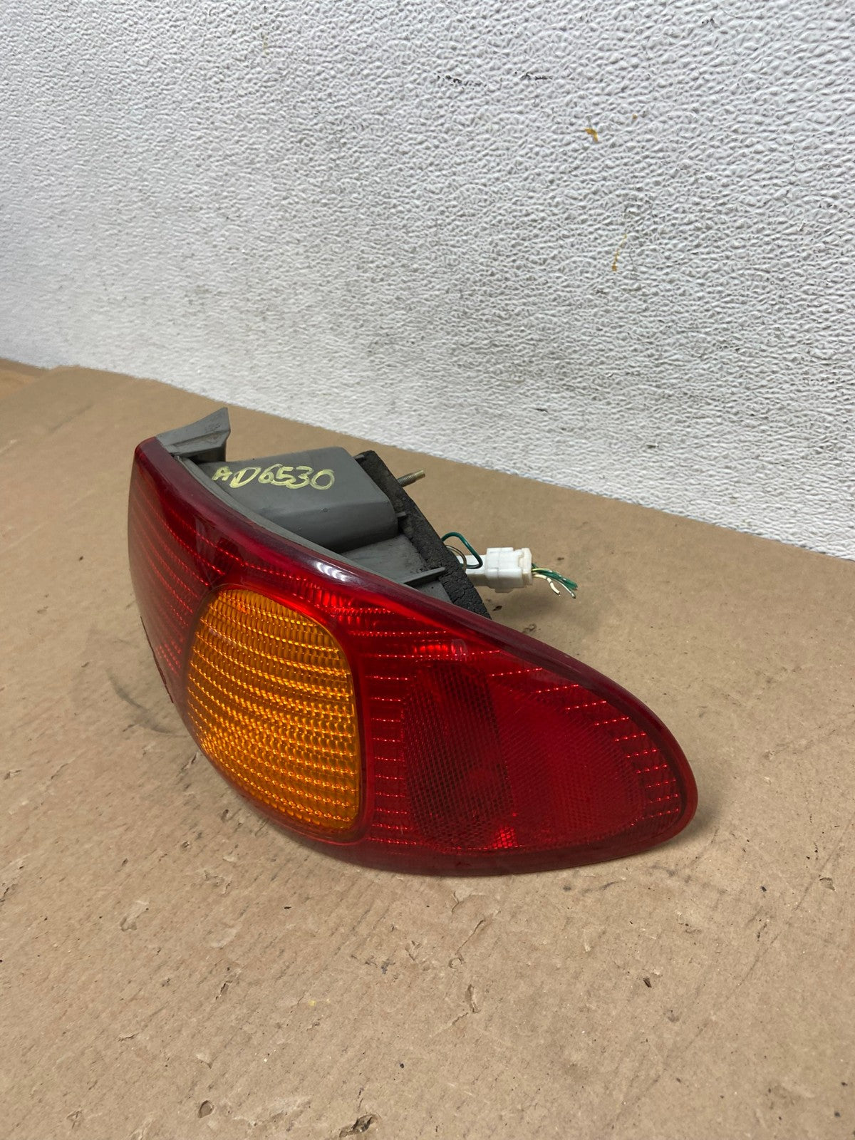 1998 1999 2000 Toyota Corolla Right Passenger Side Tail light AD6530 LK2