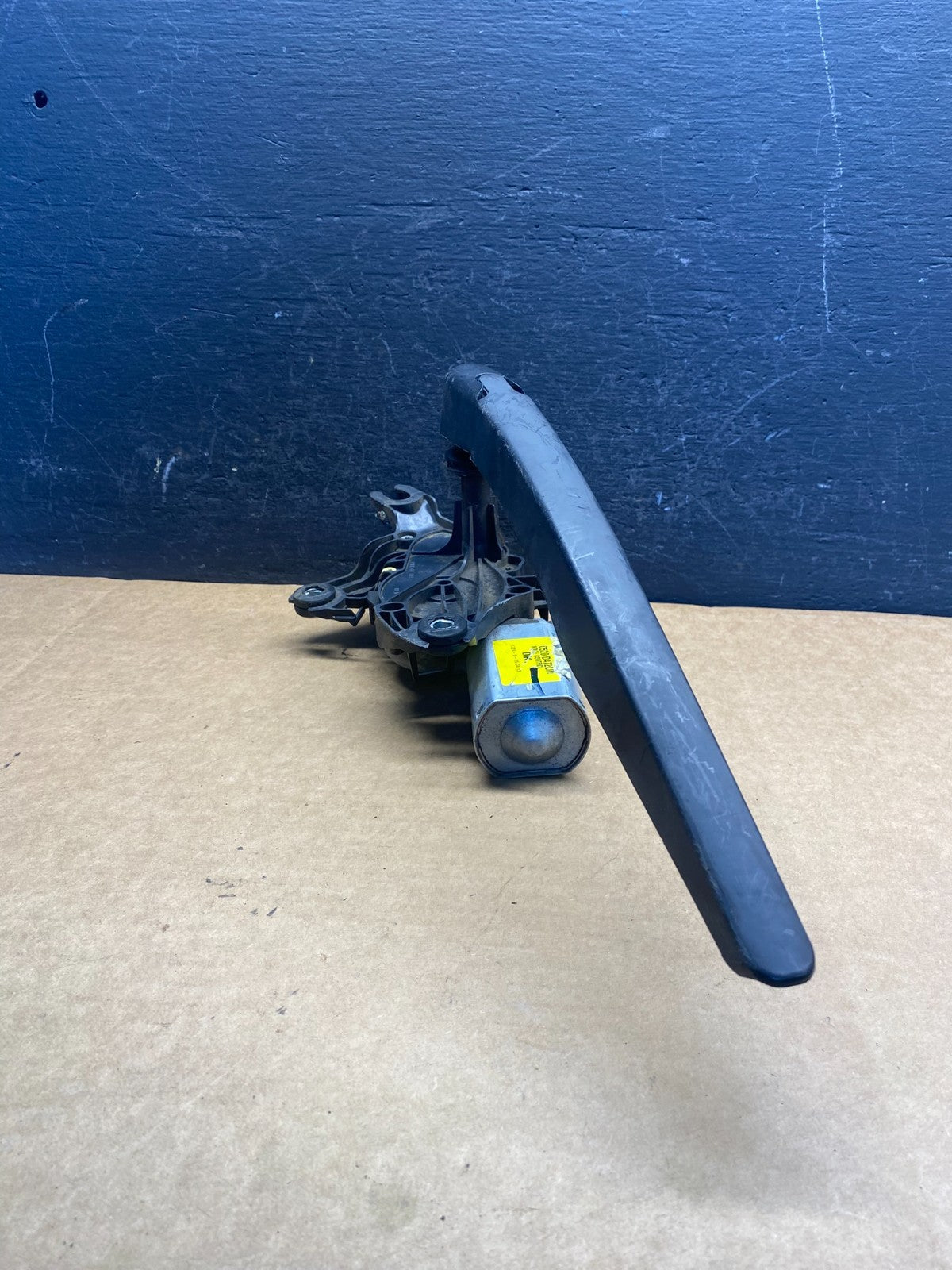 2013 to 2019 Ford Escape Rear Windshield Wiper Motor AD7458 DG2
