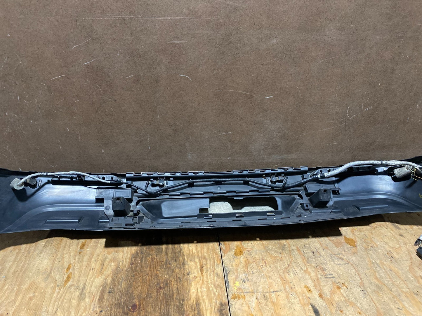 2020 to 2023 Ford Explorer Police Interceptor Rear Upper Bumper Cover X3427 PS8