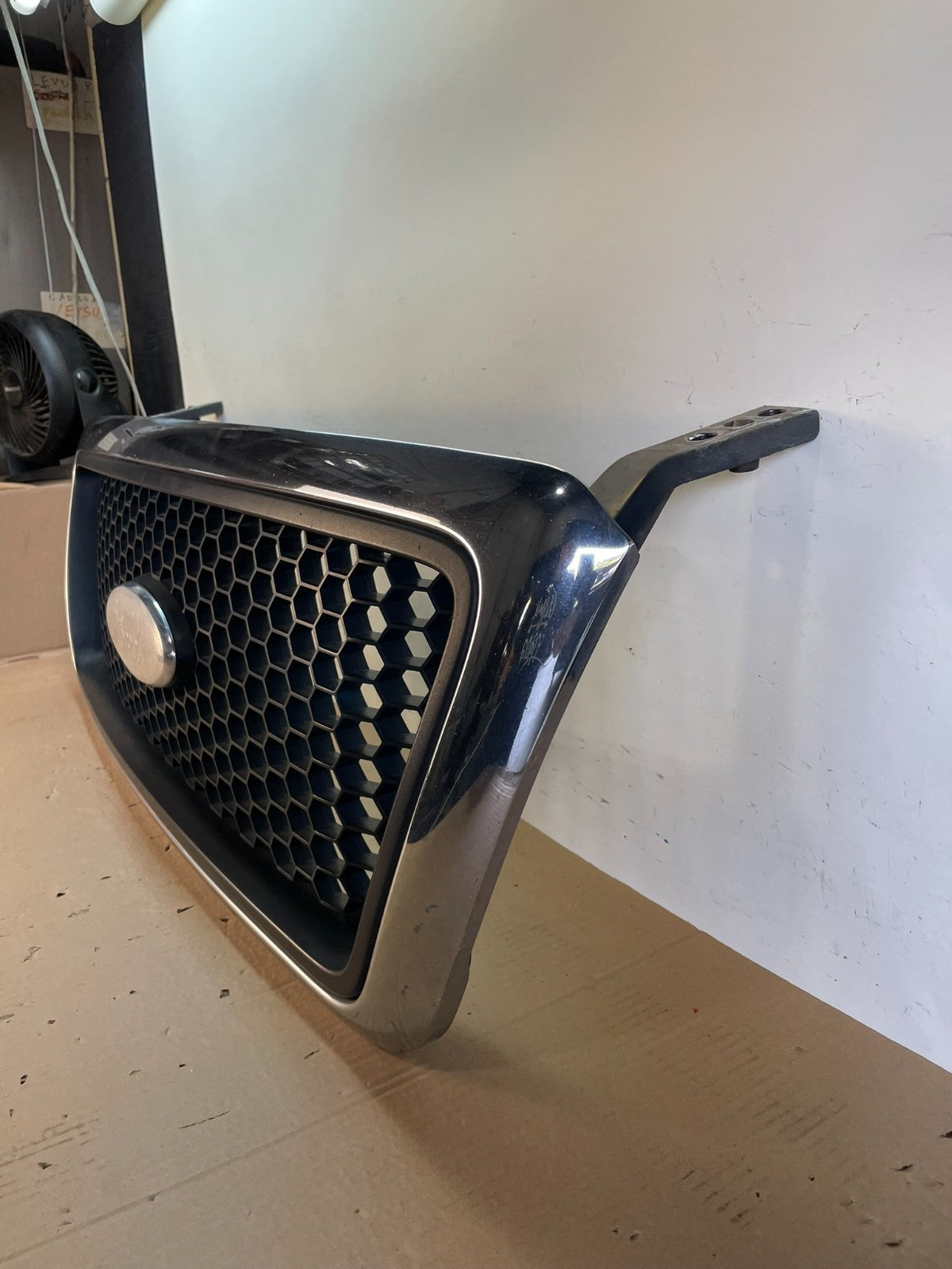 2004 to 2008 Ford F150 F-150 Front Upper Grill Grille ah6563 DG1
