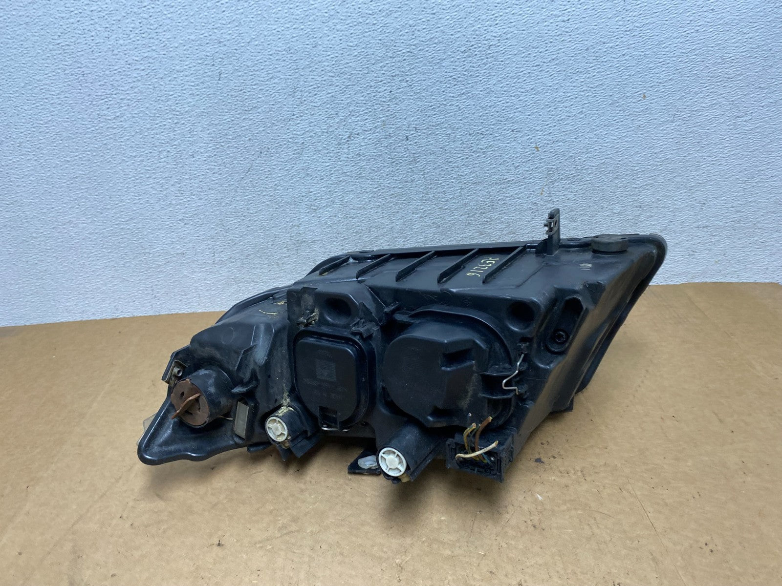 Halogen 2006 to 2008 BMW 3 Series Headlight Right Passenger Side AE3216 DW6