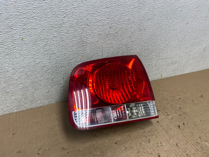 2004-2007 Volkswagen Touareg Right Passenger Rh Inner Tail Light Oem M7133 DW2