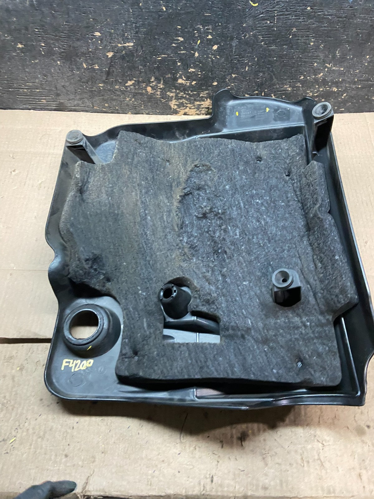 2010 to 2012 Cadillac SRX 3.6L Plastic Engine Cover Shield X7661 DG7