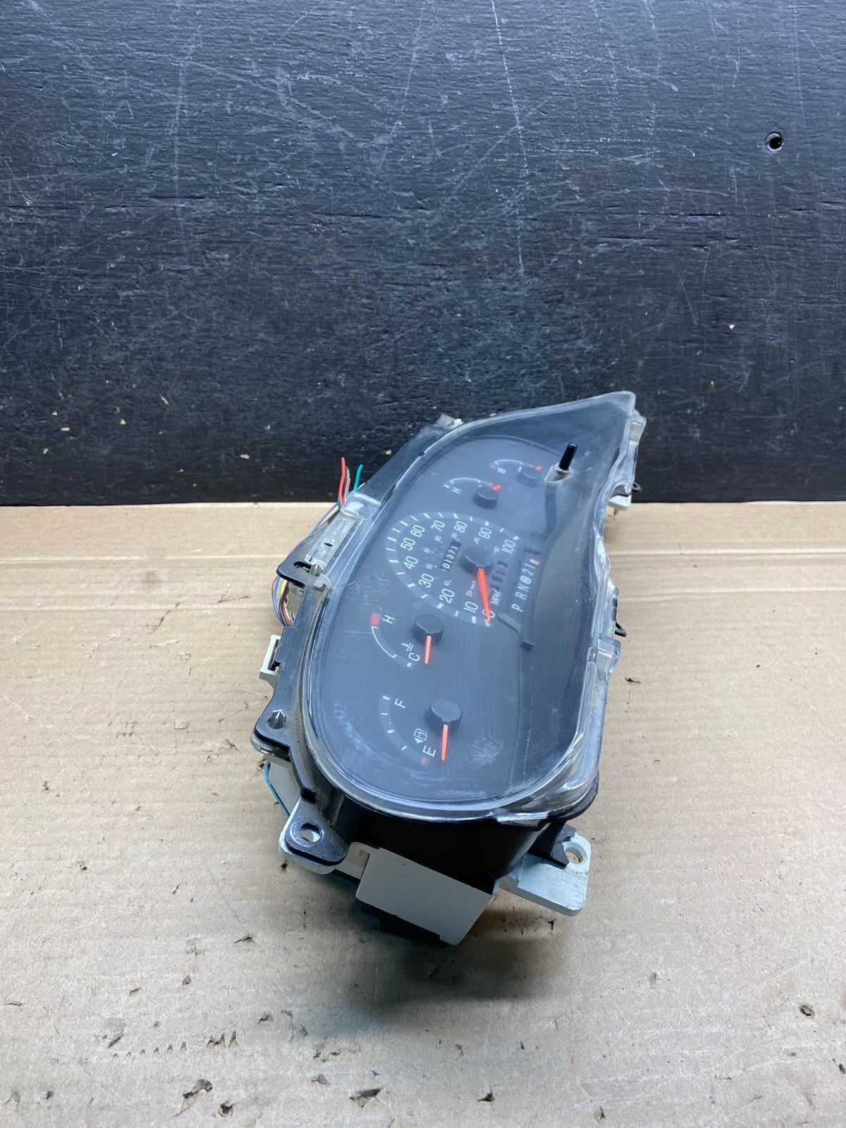 2001 - 2002 Ford Econoline E250 E350 Van Speedometer Instrument Cluster AH7543DG1