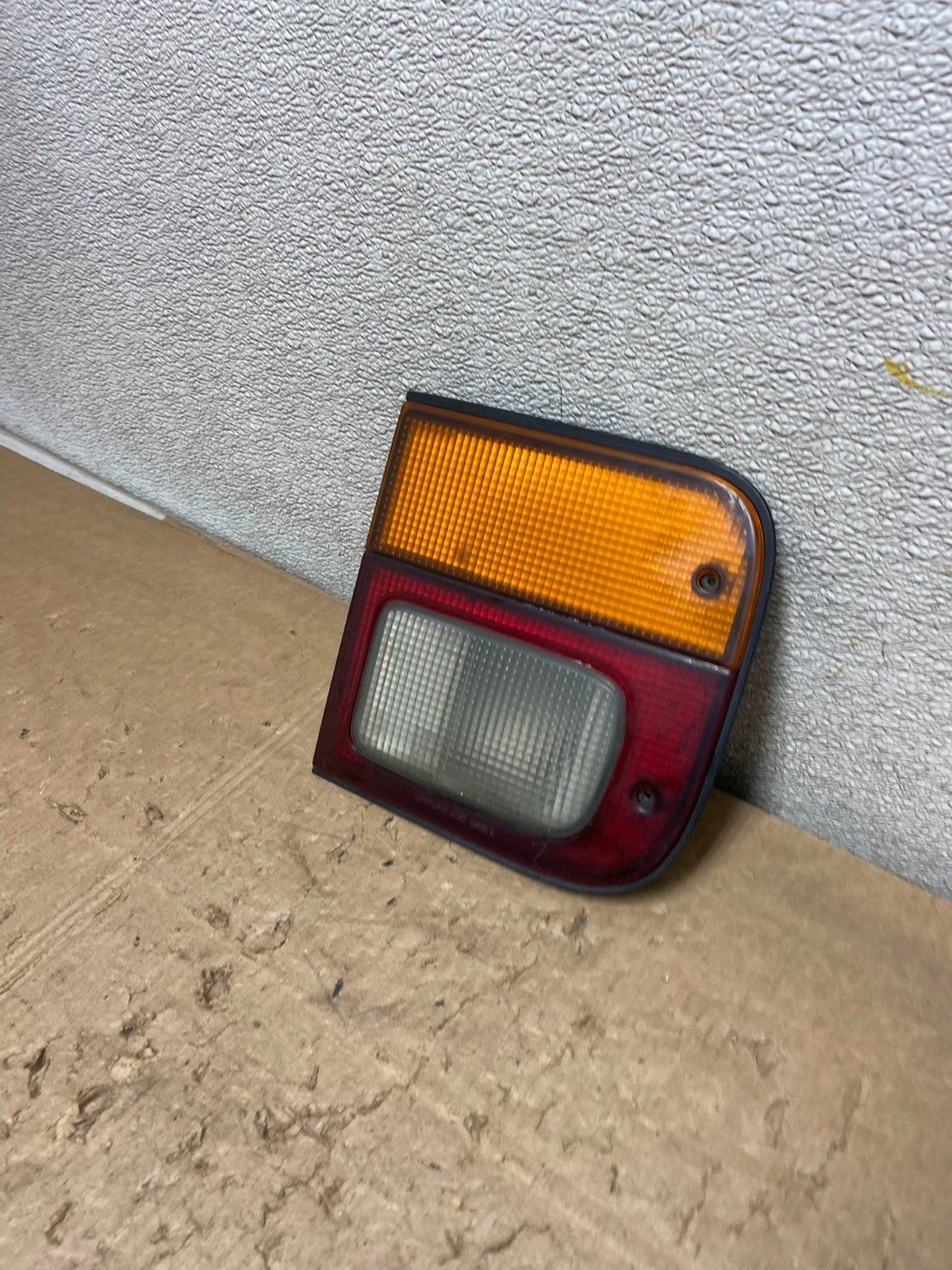 1996 to 1998 Mazda Mpv Left Driver LH Side Inner Tail Light Oem Y8290 DW1