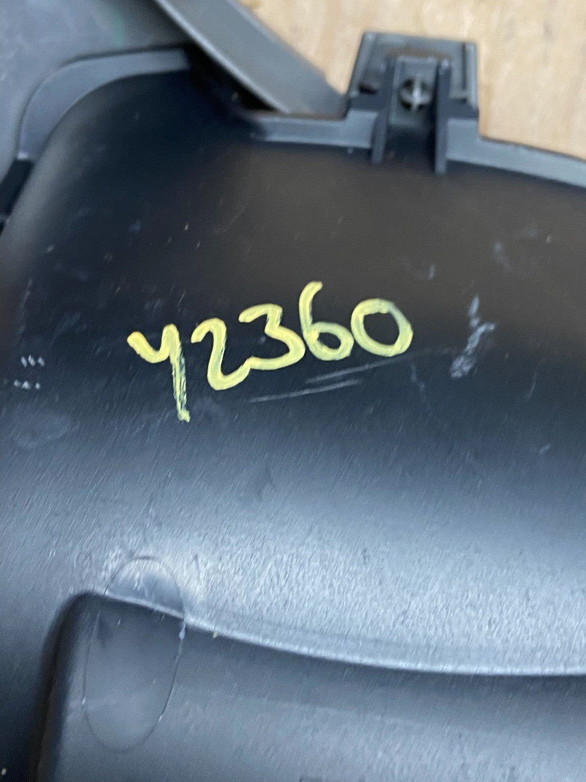 2010 to 2015 Toyota Prius 1.8L Gear Shifter Trim Panel Radio Bezel y2360 G6