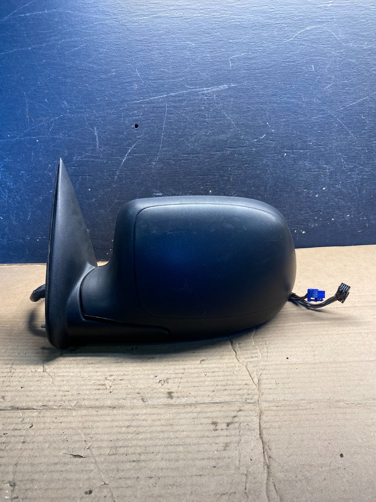 1999 to 2006 Chevrolet Silverado Suburban Left Driver Mirror AA5666 MS0