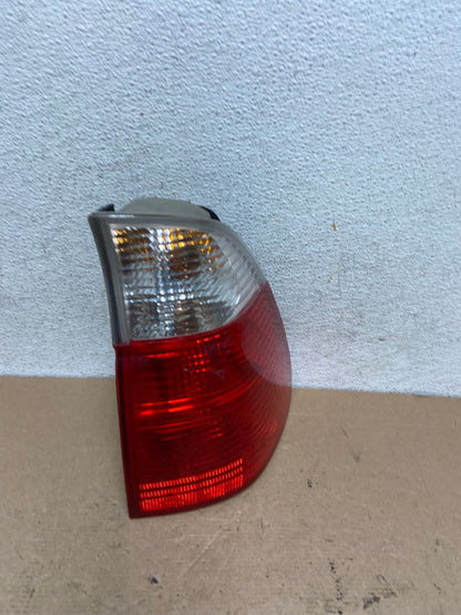 2004 2005 2006 BMW E53 X5 Right Passenger Rh Side Tail Light AF4817 LK2