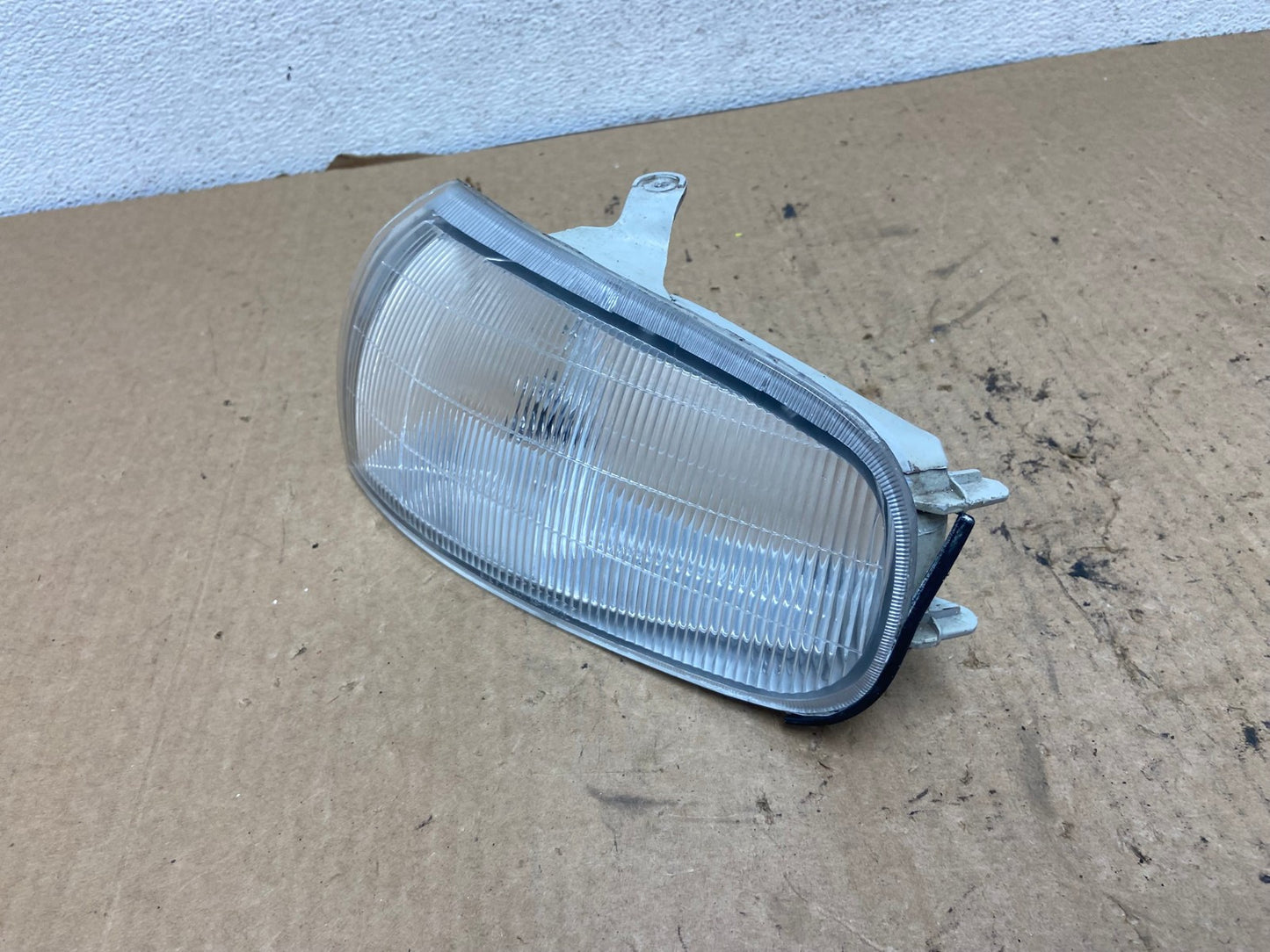 1992 to 1994 Toyota Camry Left Driver LH Side Turn Signal AG2388 LK1