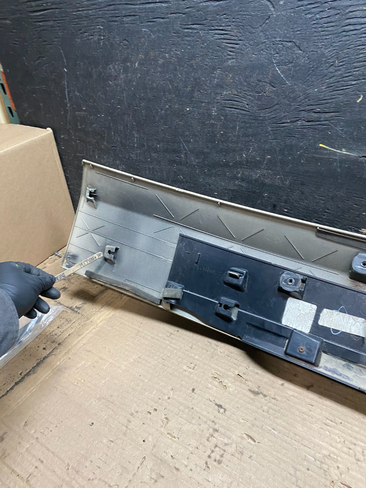 2011-2018 Dodge Grand Caravan Rear Tail Gate Trim Molding Panel V2561 DG15