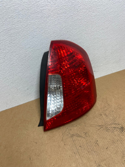 2006-2011 Hyundai Accent Sedan Right Passenger Side Rh Tail Light OEM AC2946 LK2
