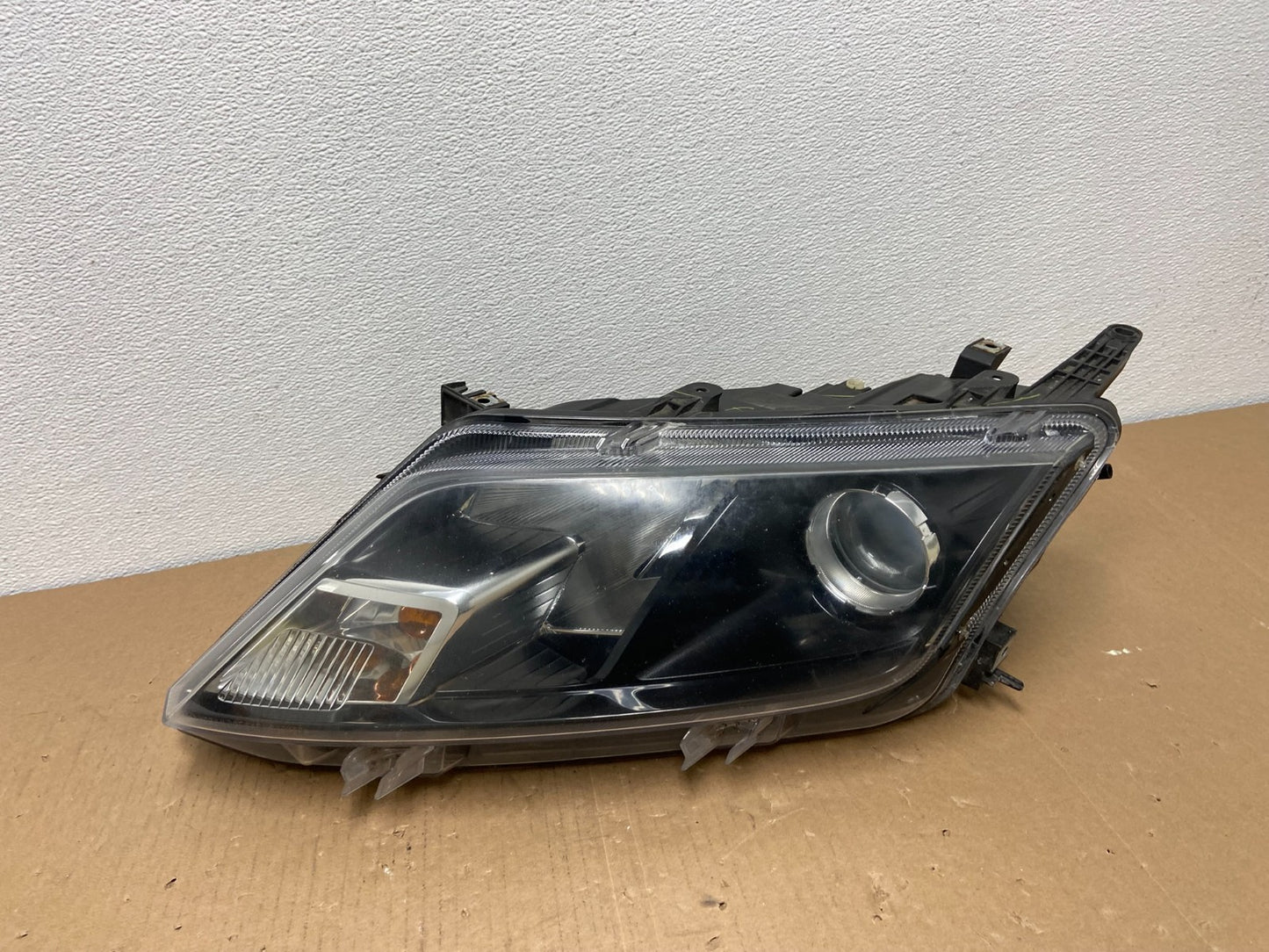 2010 2011 2012 Ford Fusion Left Driver LH Side Headlight Halogen AB6453 DW0