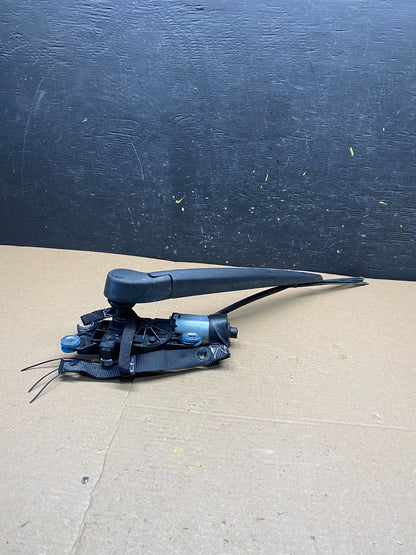 2008 - 2016 Volvo 70-Series Tailgate Back Door Rear Wiper Motor Wiper Q9496 DG3