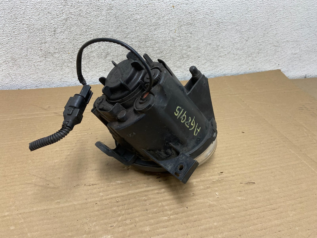 2003 to 2005 Kia Optima Left+Right Side Inner Headlight AG89154