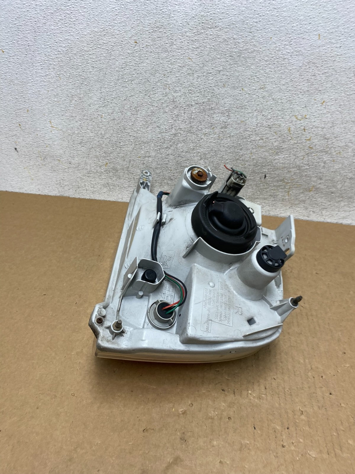 2004 - 2006 Suzuki XL-7 XL7 Right Passenger Side Halogen Headlight AI3407 DW6
