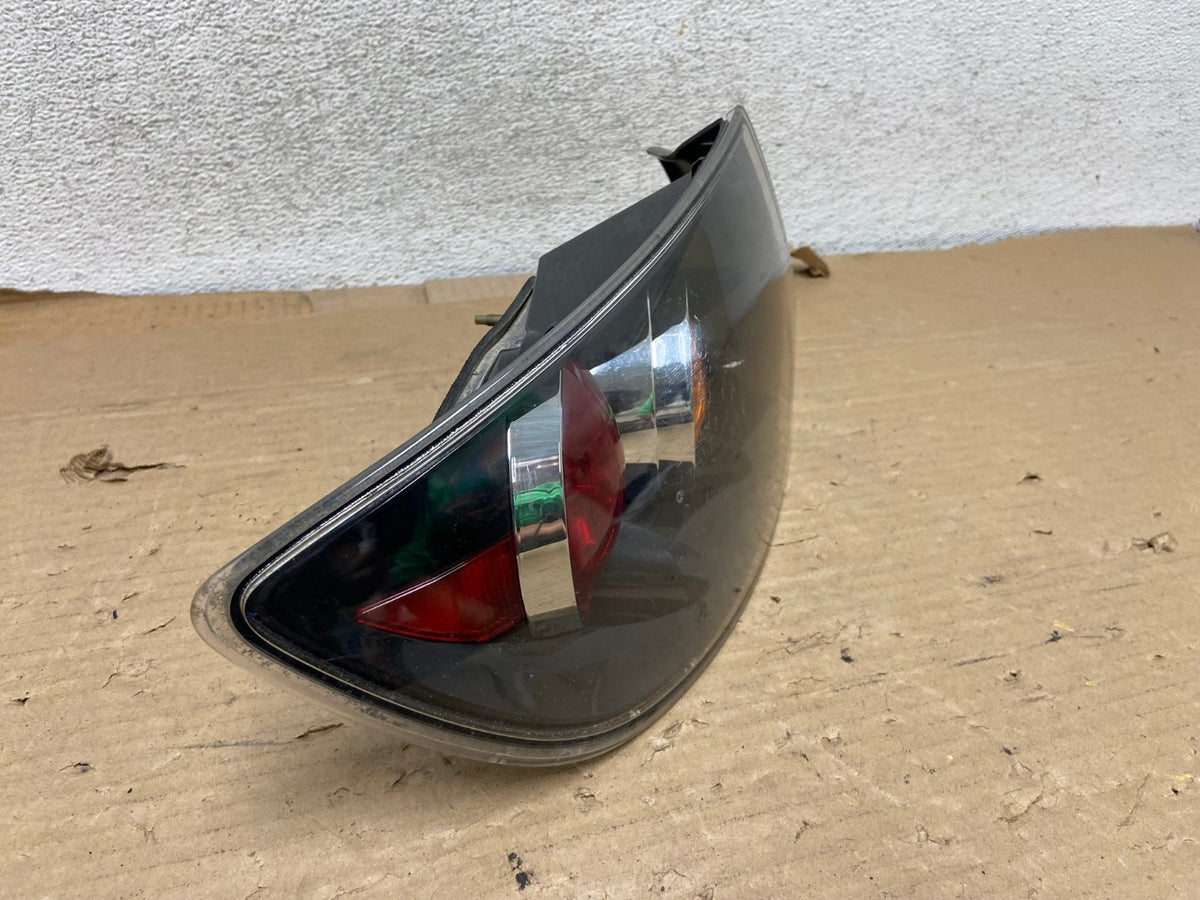 2004 2006 Mazda 3 Left Driver LH Side Tail Light AG8260 LK1