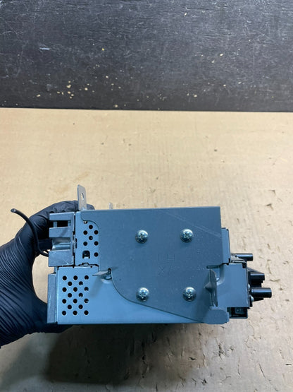 2008 to 2009 Subaru Tribeca CD Player Radio Receiver Control w4393 DG3