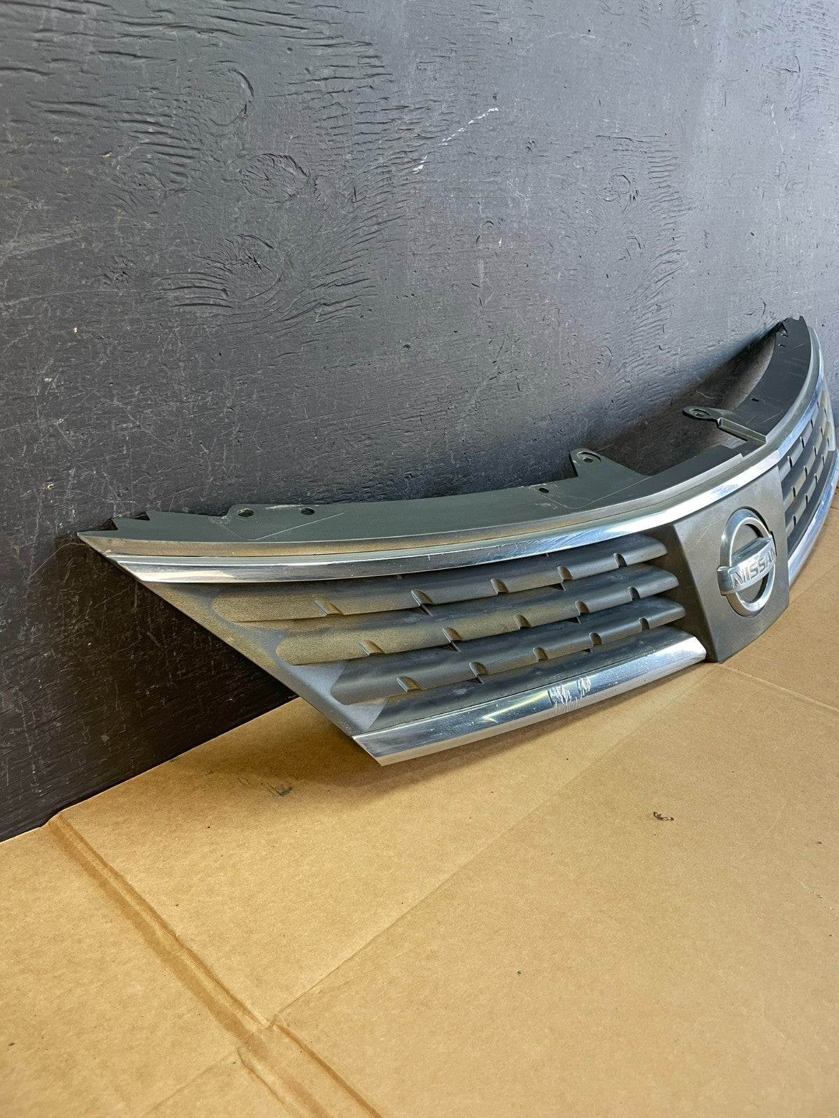 2007 2008 2009 Nissan Versa Sedan Front Upper Grill Grille AE0793 DG2