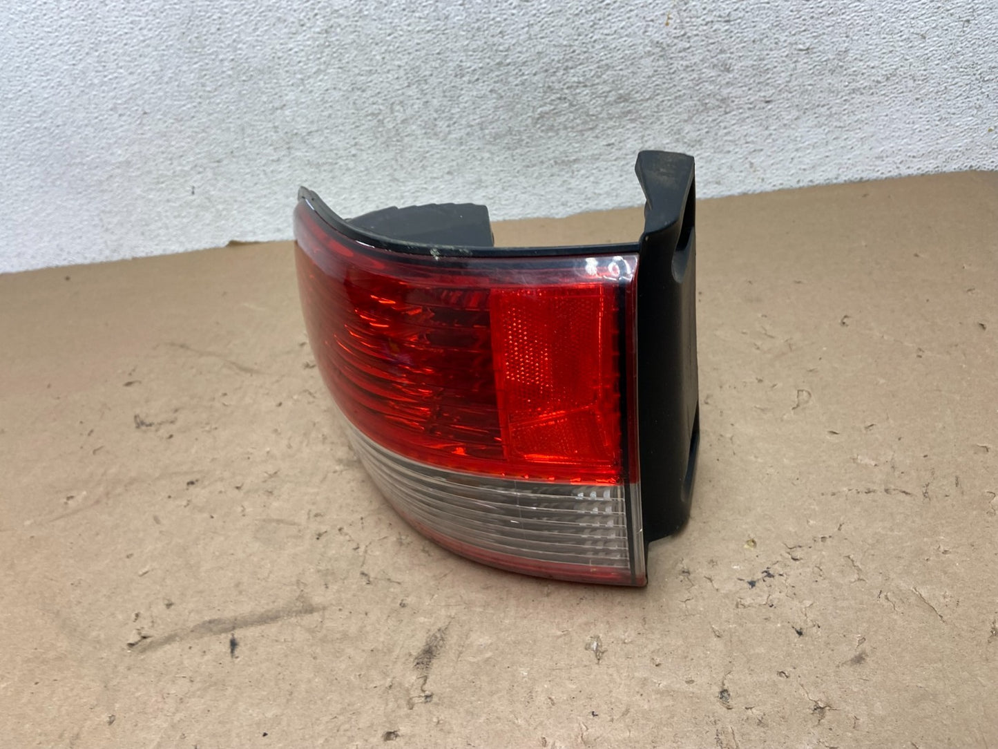 2001 2002 2003 Toyota Sienna Left Driver Lh Side Tail Light AG4303 LK1