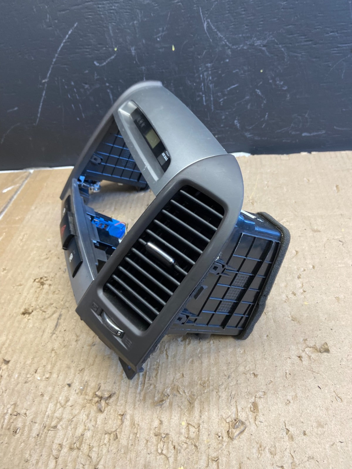 2007 to 2012 Hyundai Santa Fe Center Air Vent A/C Clock Bezel Trim OEM AB5876 DG4