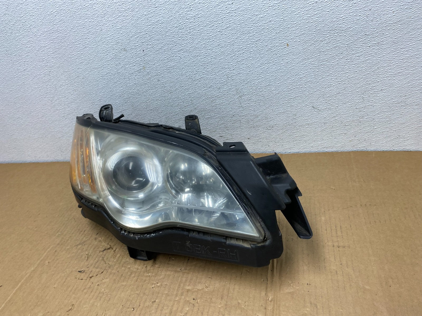 2008-2009 Subaru Legacy Right Passenger Rh Side Headlight Halogen AC7622 DW1