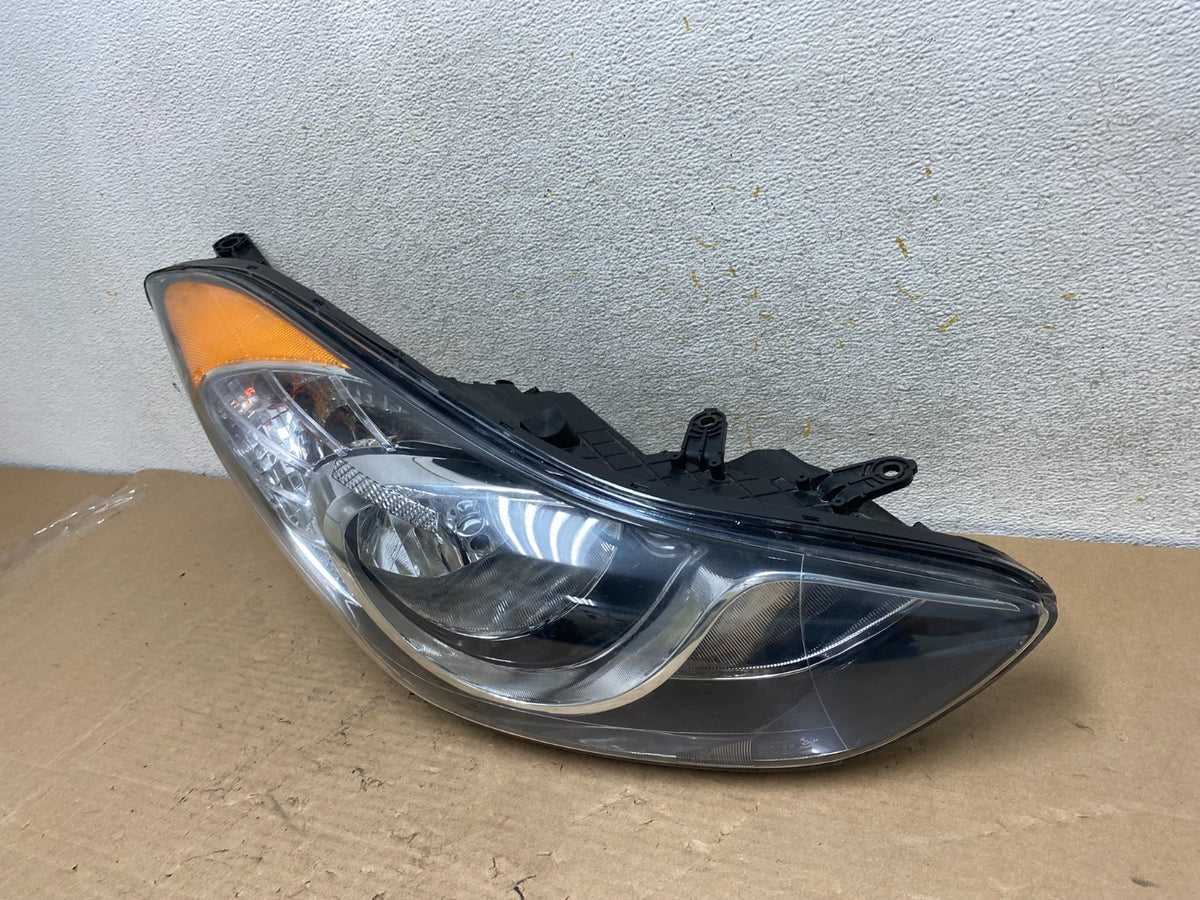 2011 2012 2013 Hyundai Elantra Right Passenger Headlight AI0885 DW1