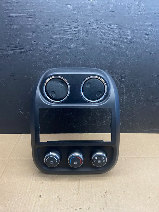 2011 to 2017 Jeep Compass Dash Climate Temperature Control Radio Bezel AB9409 DG0