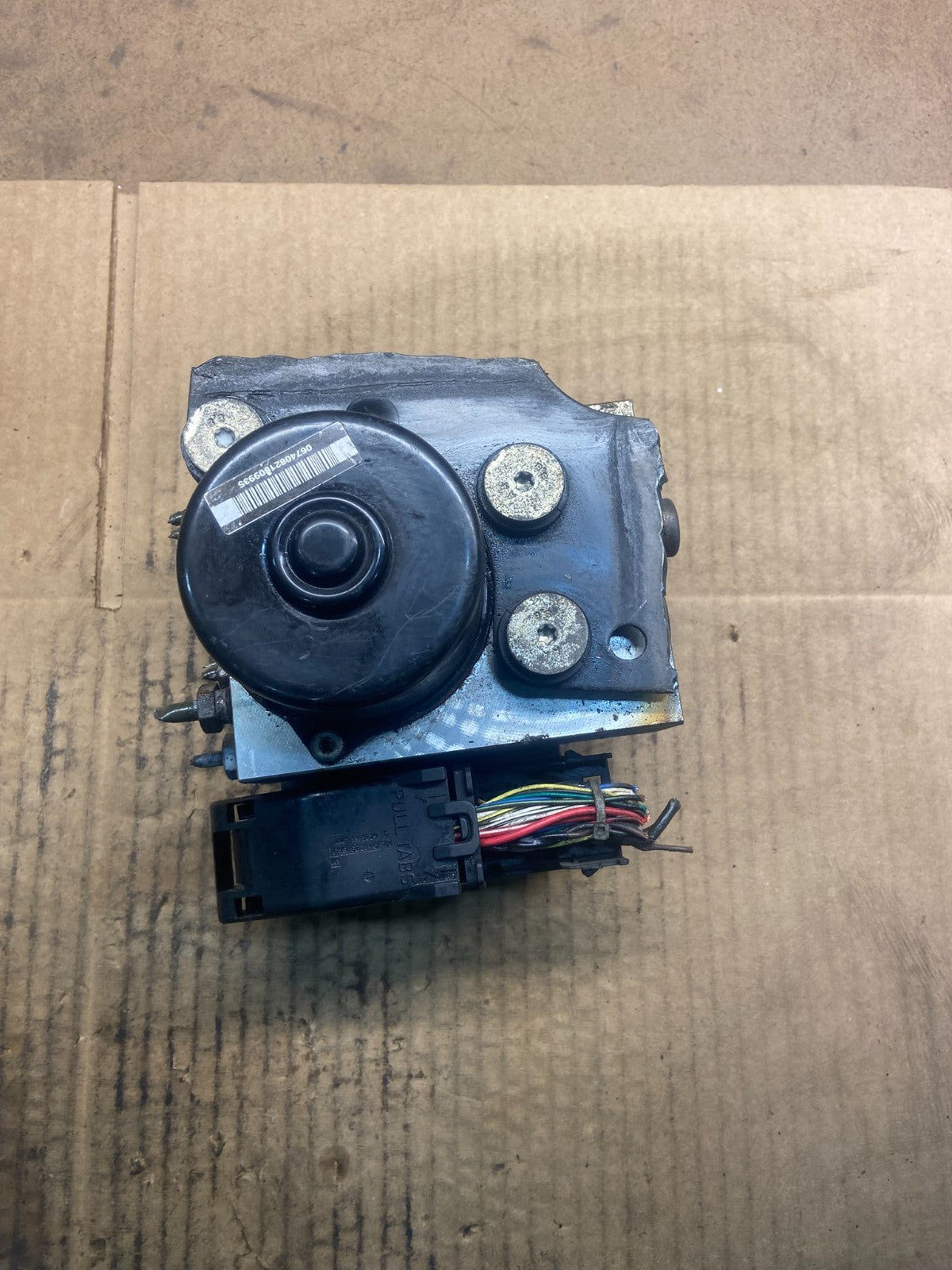 2004 to 2007 Jaguar XJ8 S-Type ABS Anti-Lock Brake Pump Module OEM Y4370 DG0