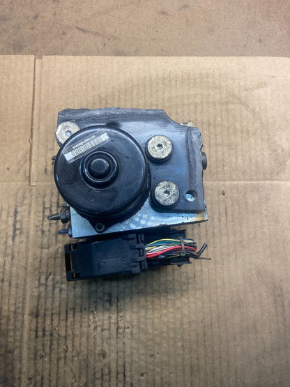2004 to 2007 Jaguar XJ8 S-Type ABS Anti-Lock Brake Pump Module OEM Y4370 DG0