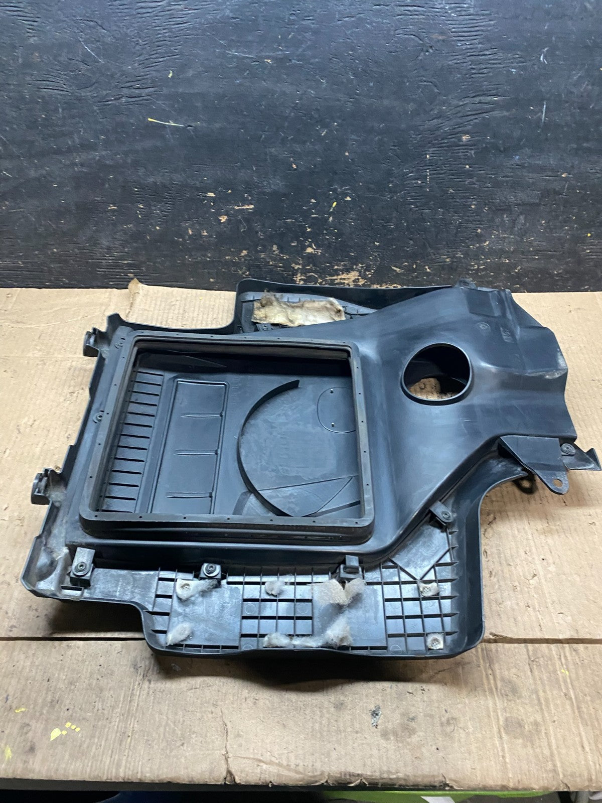 2010 2011 2012 Mazda CX7 CX-7 2.3L Engine Shield Top Cover U6151 DG6