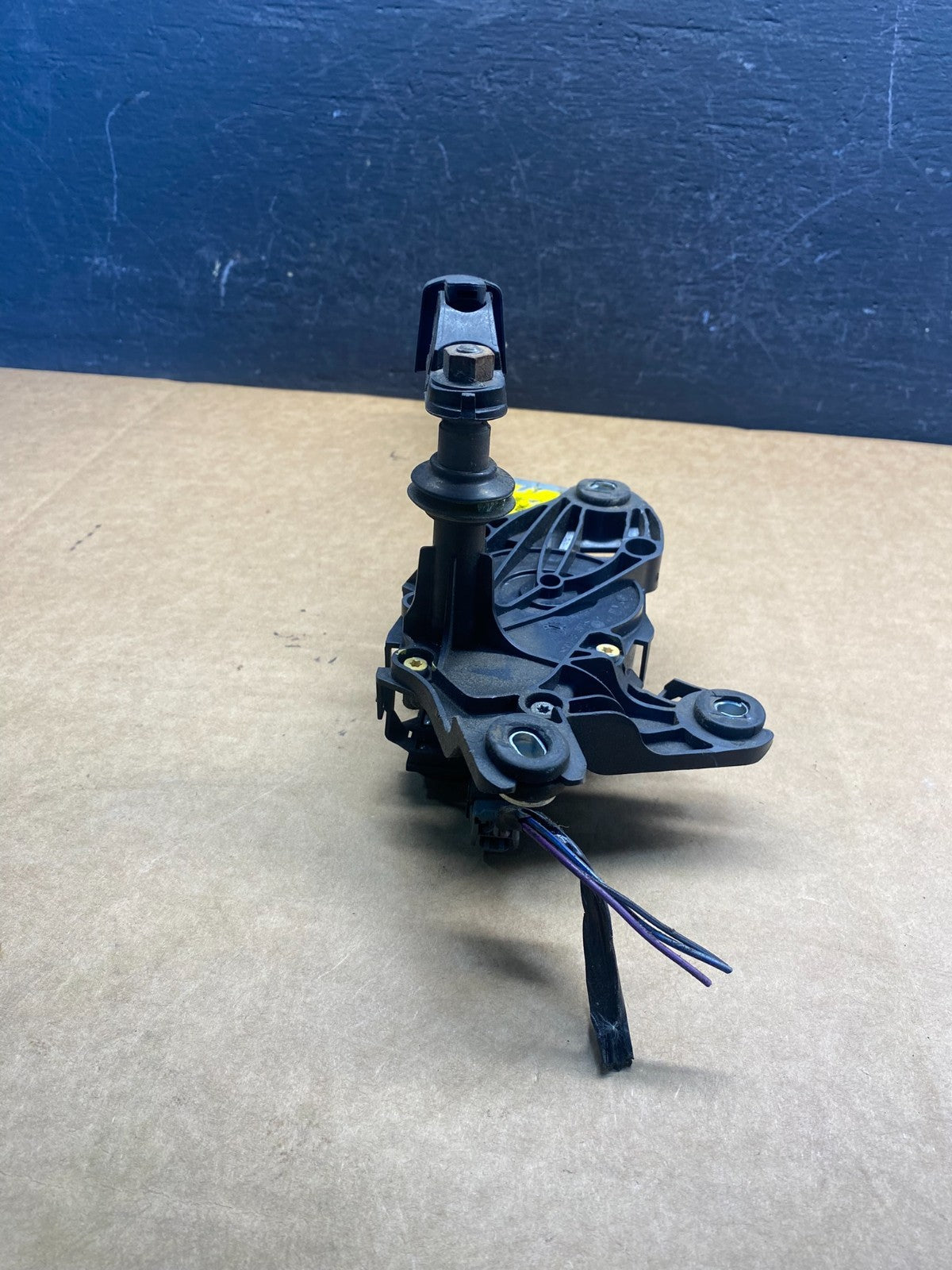 2011 to 2019 Ford Explorer Rear Windshield Wiper Motor AD7456 DG4