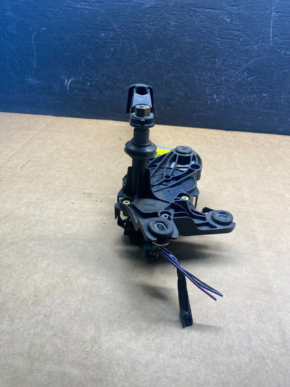 2011 to 2019 Ford Explorer Rear Windshield Wiper Motor AD7456 DG4